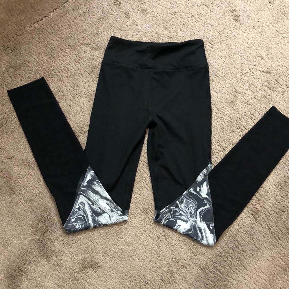NWOT High-Rise Marble Leggings